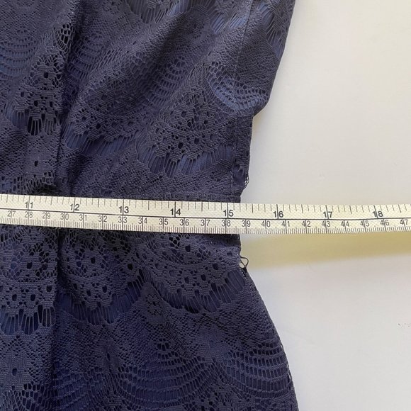 Fossil Penny Lace Dress M Bohemian Cap Sleeve V-Neck Elastic Waist Scallop Navy - Picture 10 of 11